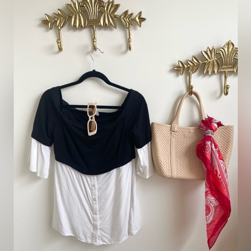 Black/white off shoulder blouse Xs to S pit 18.5